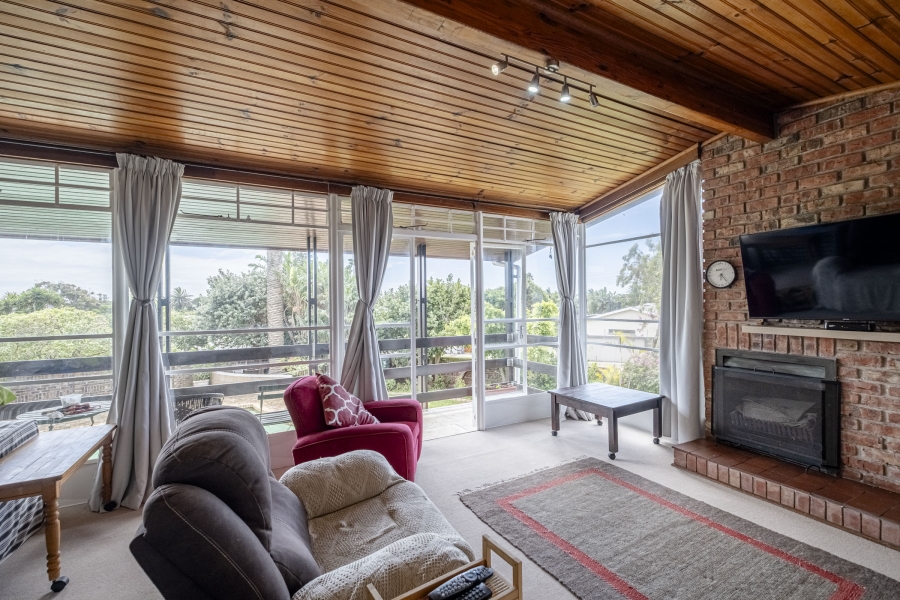 4 Bedroom Property for Sale in Summerstrand Eastern Cape